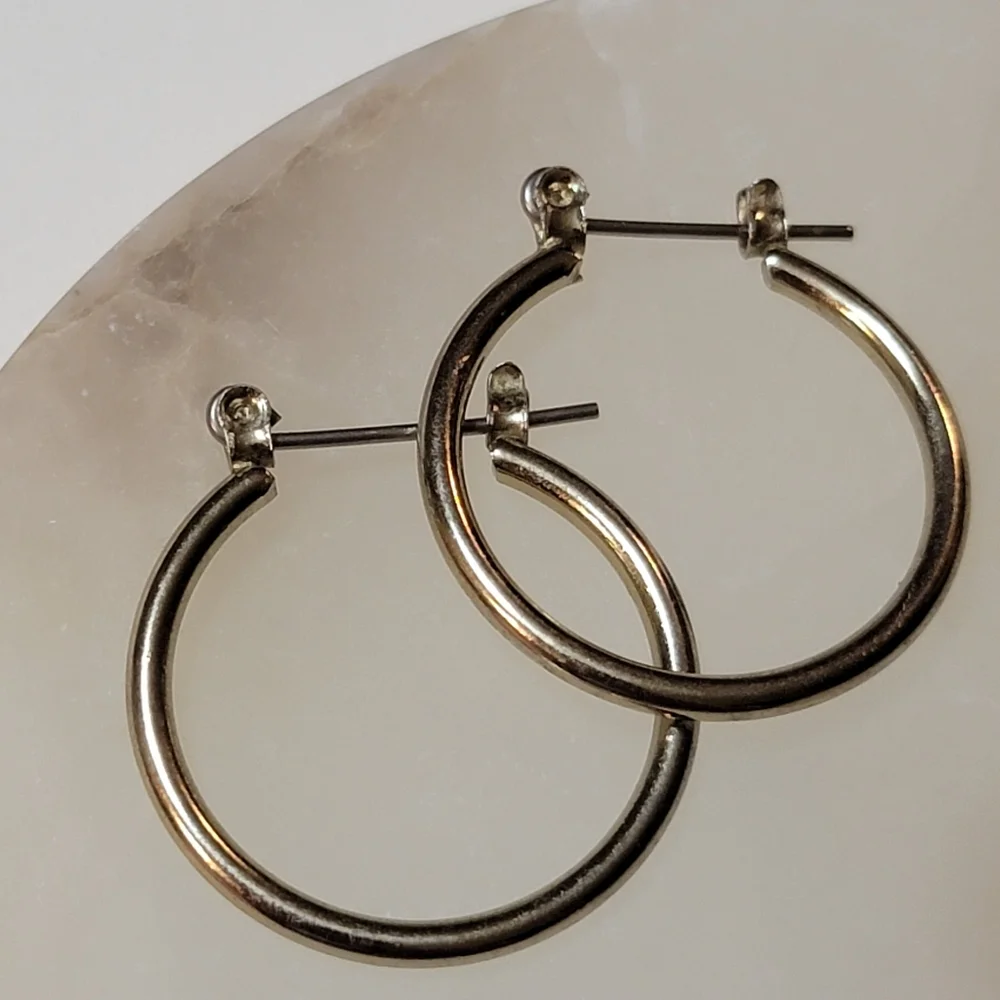 N/A hoop earrings